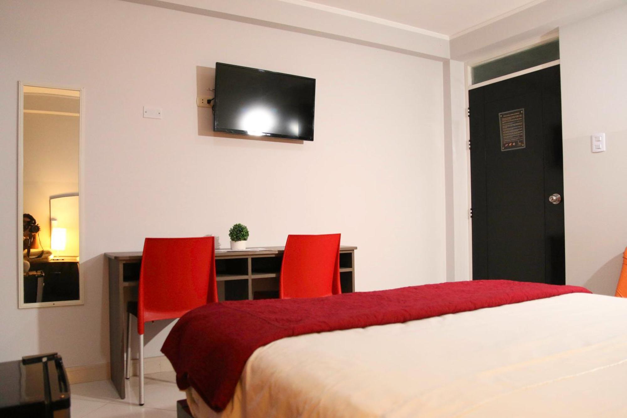 Hotel Venture Чинча-Альта Экстерьер фото